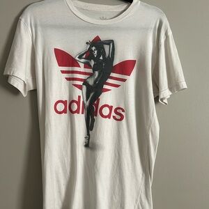 CLASSIC VINTAGE ADIDAS TEE - WOMEN OR MEN